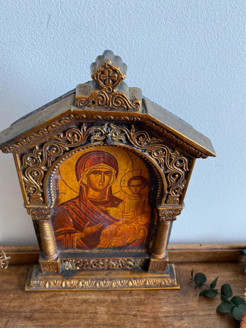 Représentation religieuse orthodoxe cadre sculpté piliers torsadés
