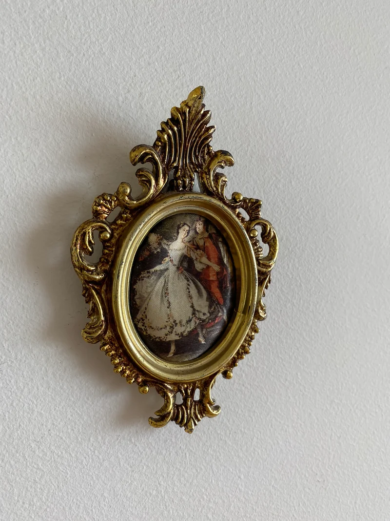 Médaillons baroques dorés brillants portraits d'époque impression sur tissu