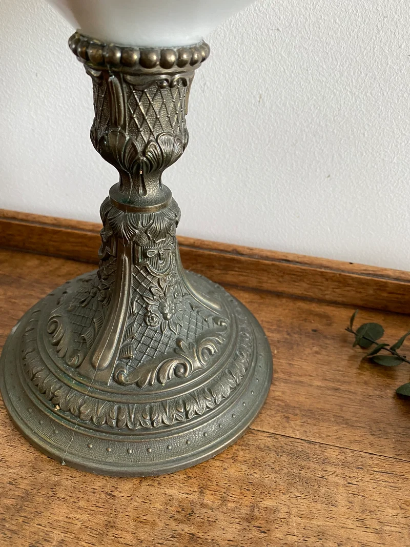 Lampe à pétrole réservoir en porcelaine peint à la main