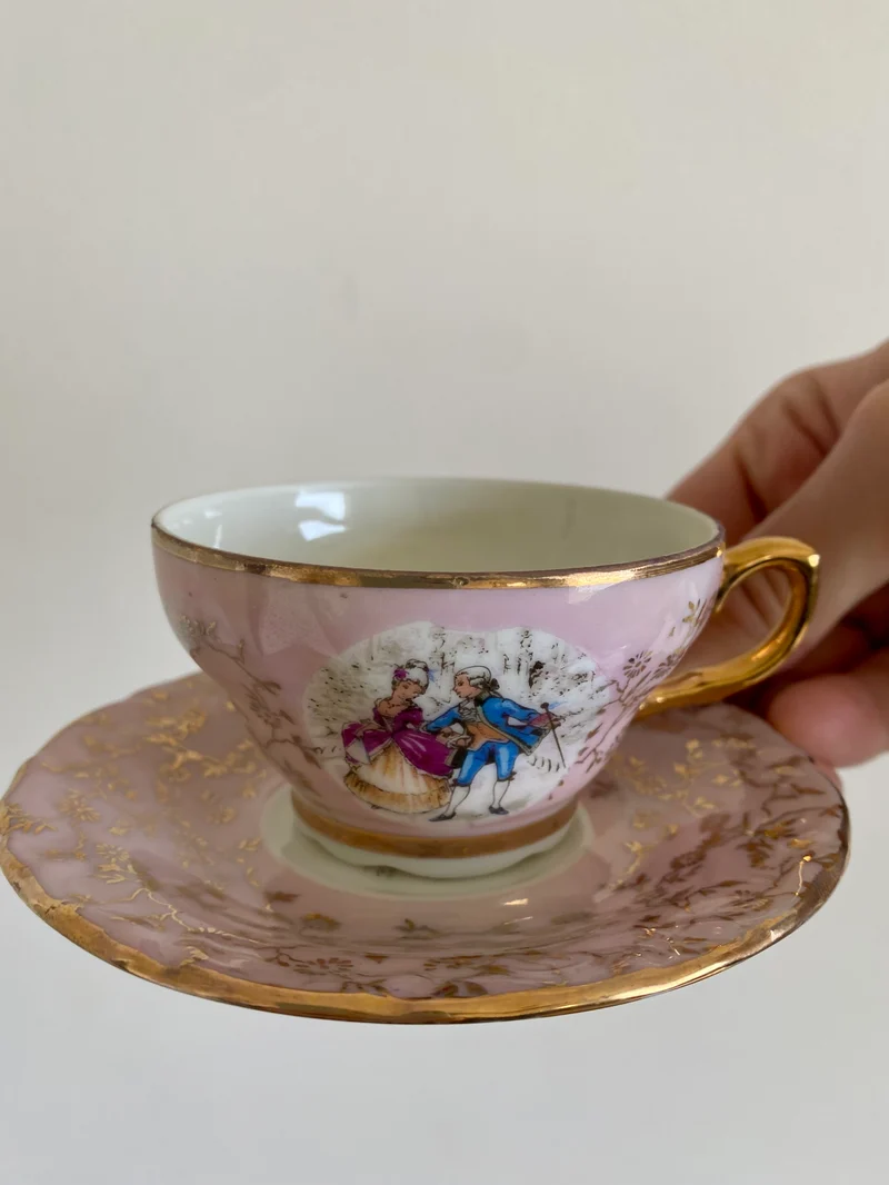 Service à café en porcelaine italienne rose pâle