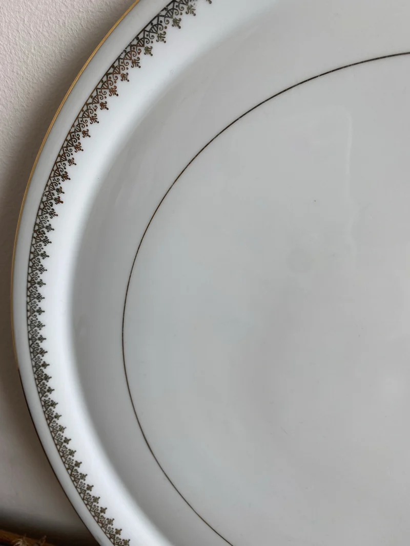 Plat de service blanc et or porcelaine de Limoges
