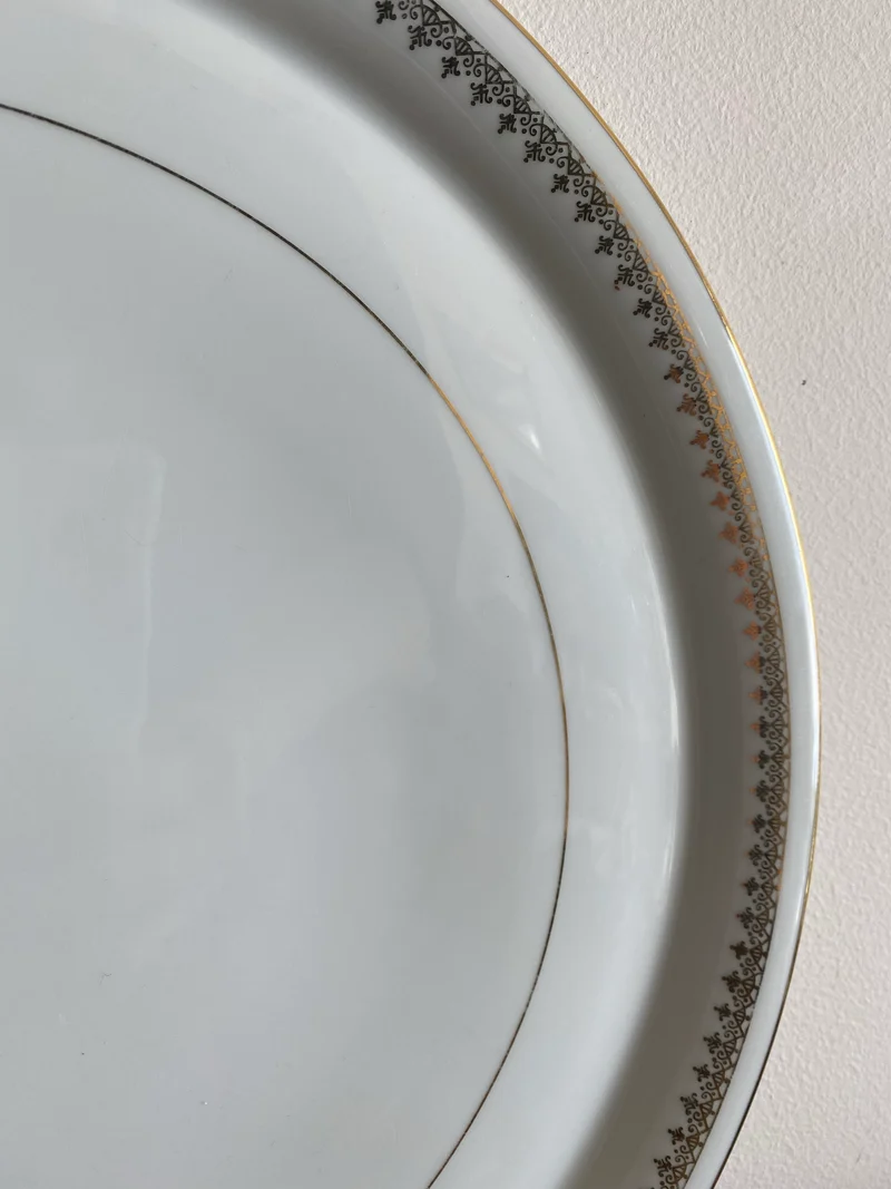 Plat de service blanc et or porcelaine de Limoges