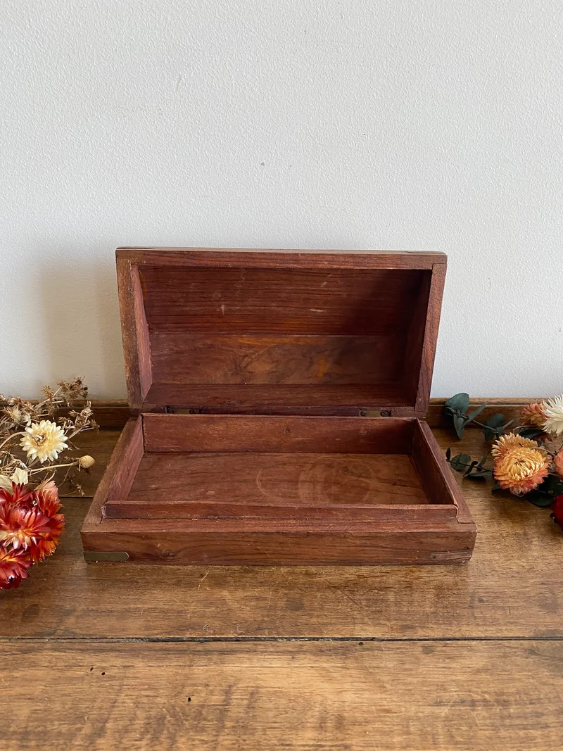 Boîte en bois et laiton ancienne