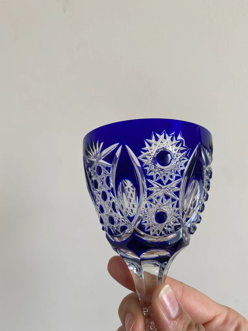 Verres sur pieds colorés en cristal