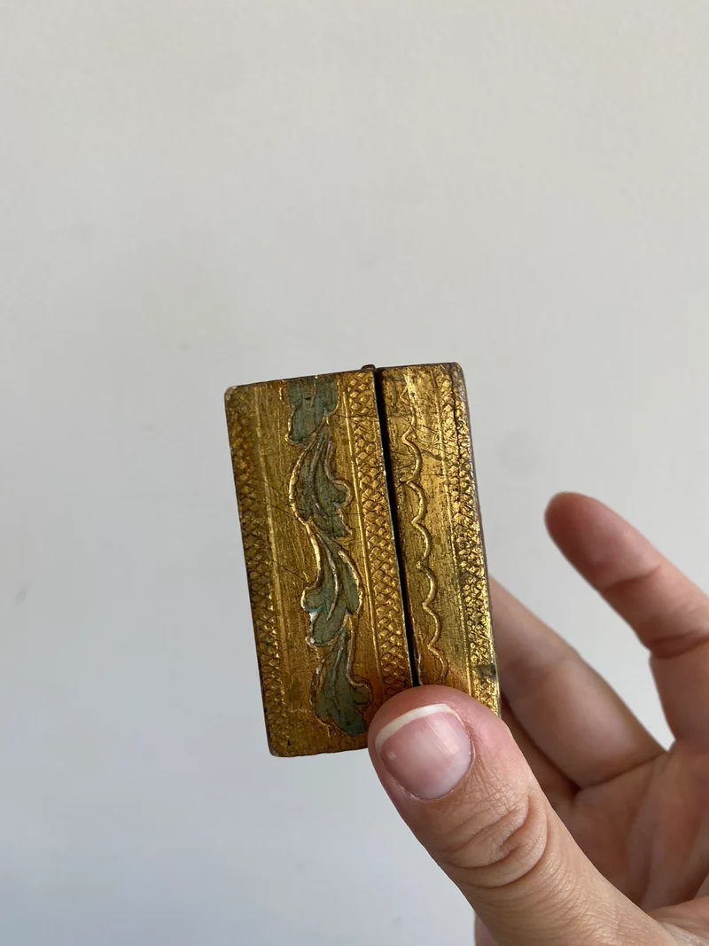 Boîte carrée en bois doré style florentin taille S