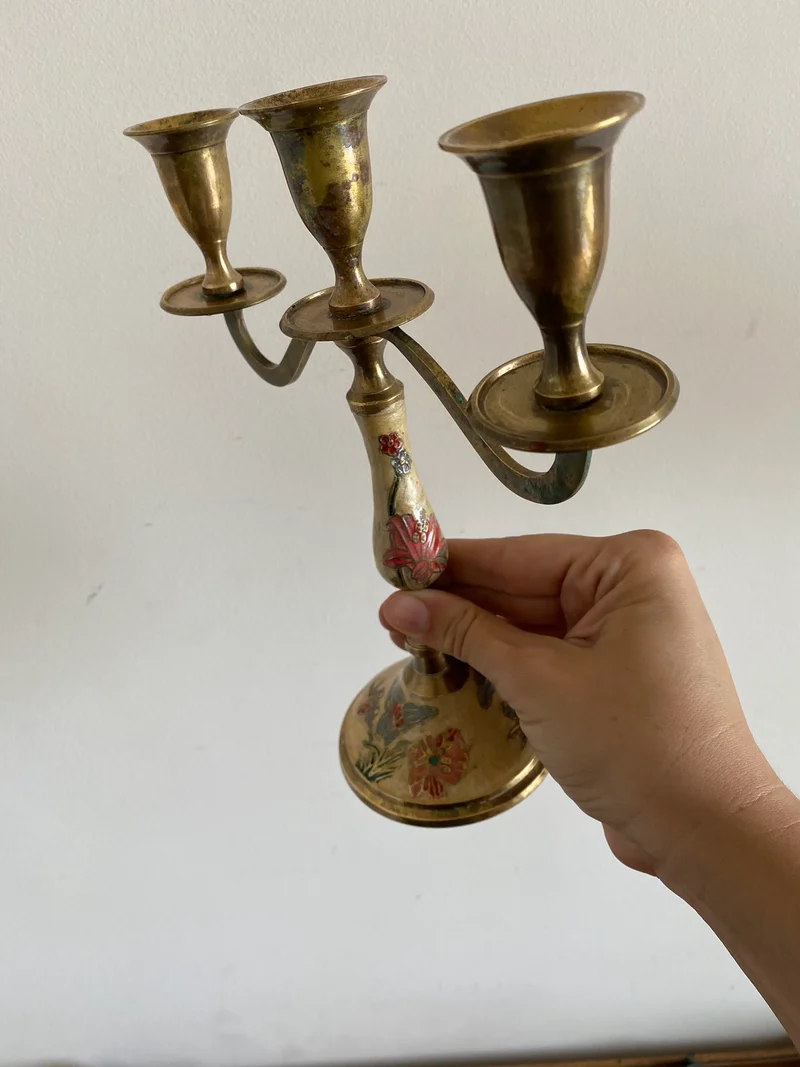 Chandelier en laiton incrustations fleurs