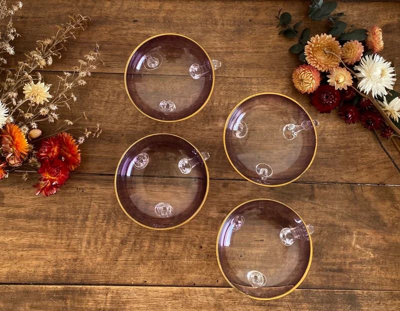 Coupelles en verre mauves et dorées