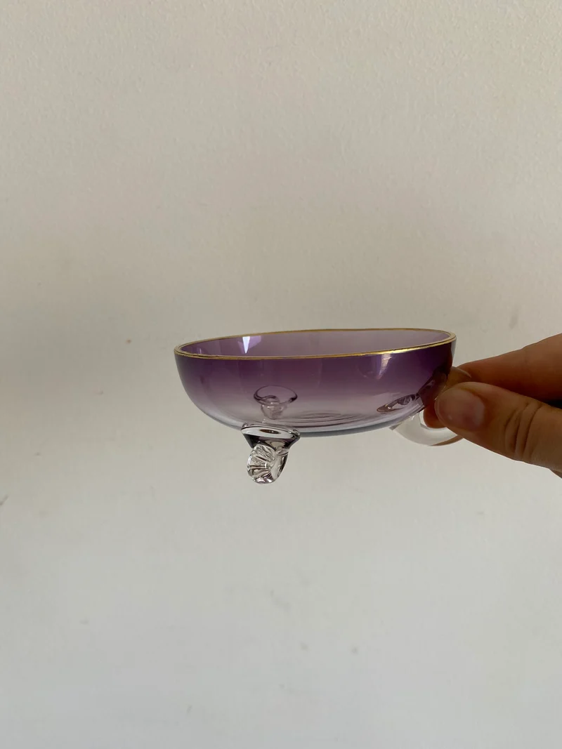 Coupelles en verre mauves et dorées