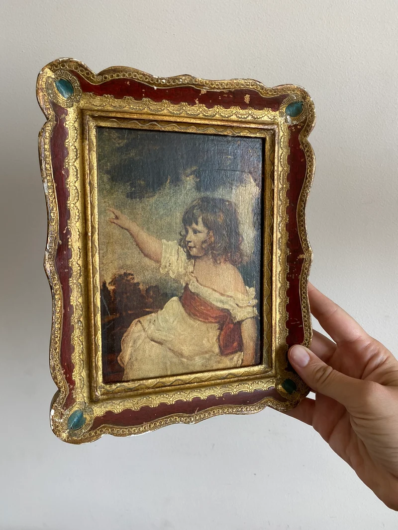 Cadre en bois florentin illustration petite fille