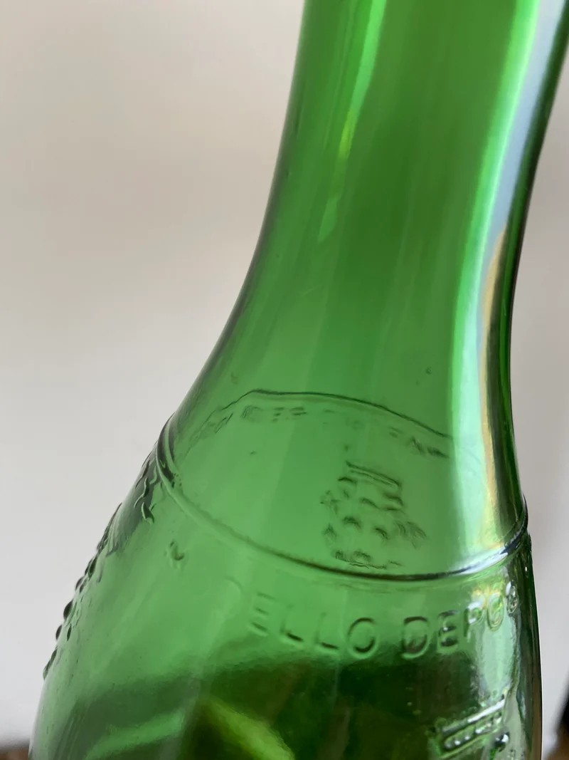 Bouteille verte Lucchesi Palli en verre soufflé