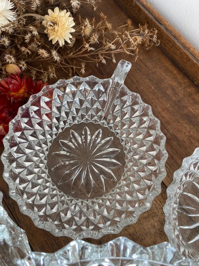 Service à dessert en verre ciselé