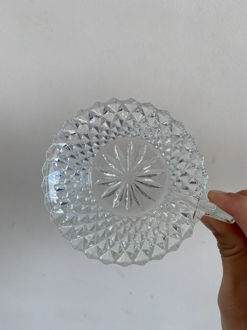 Service à dessert en verre ciselé