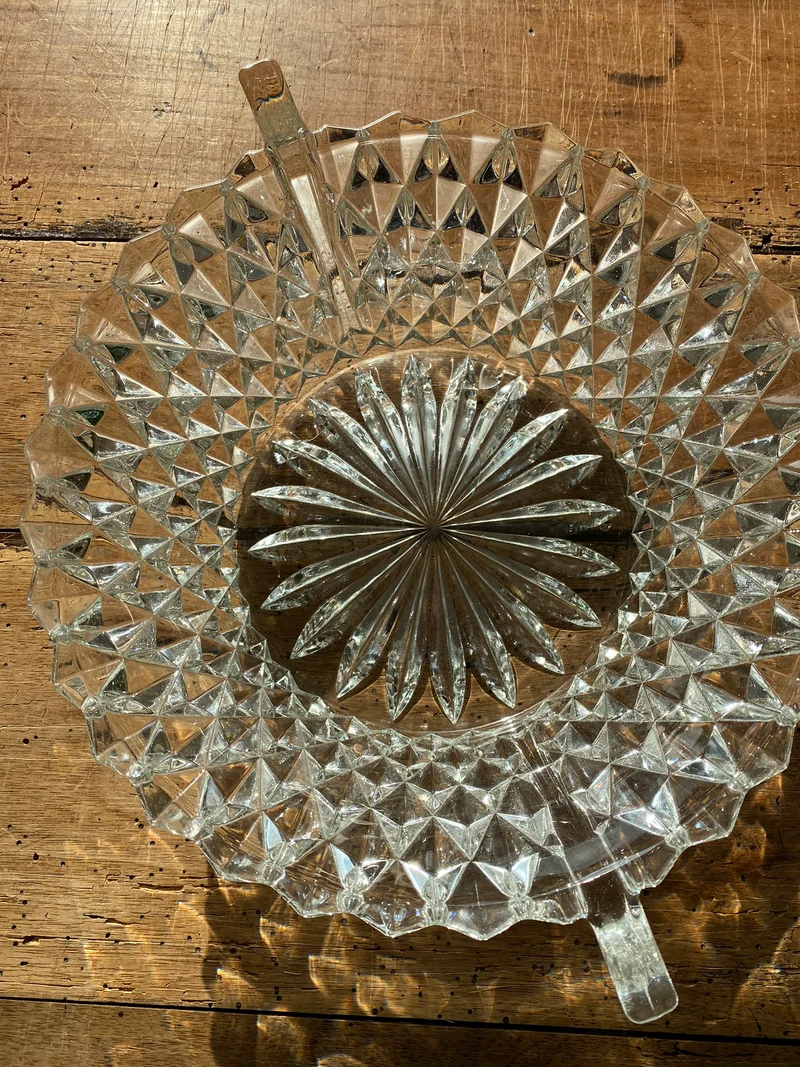 Service à dessert en verre ciselé