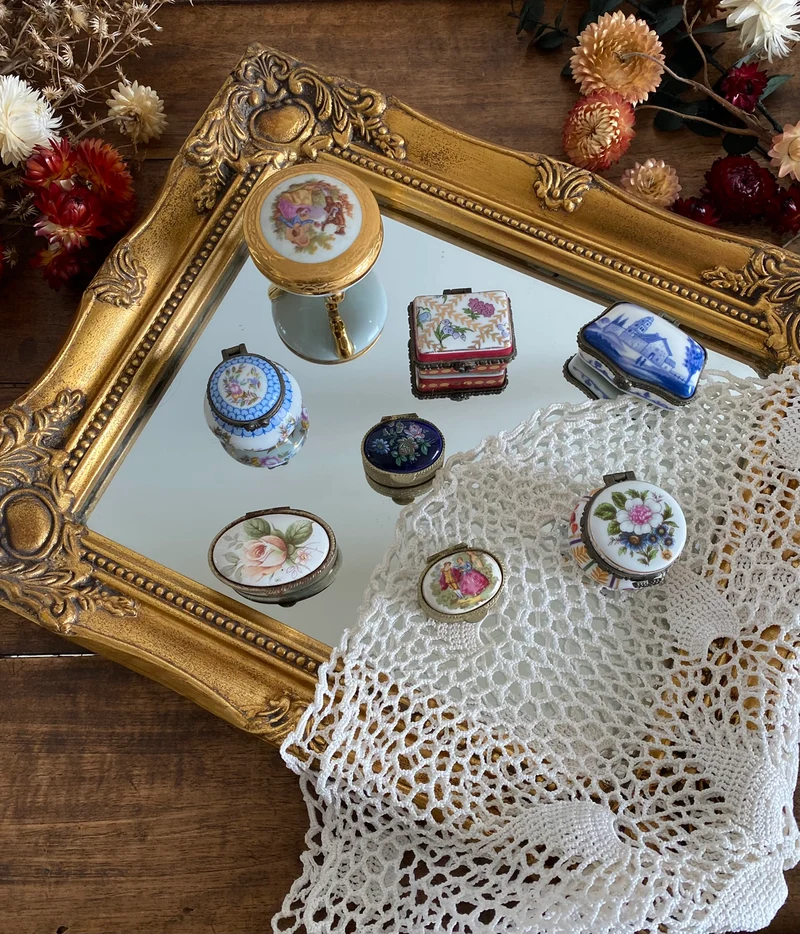 Piluliers en porcelaine vintage