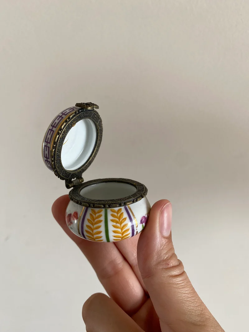 Piluliers en porcelaine vintage
