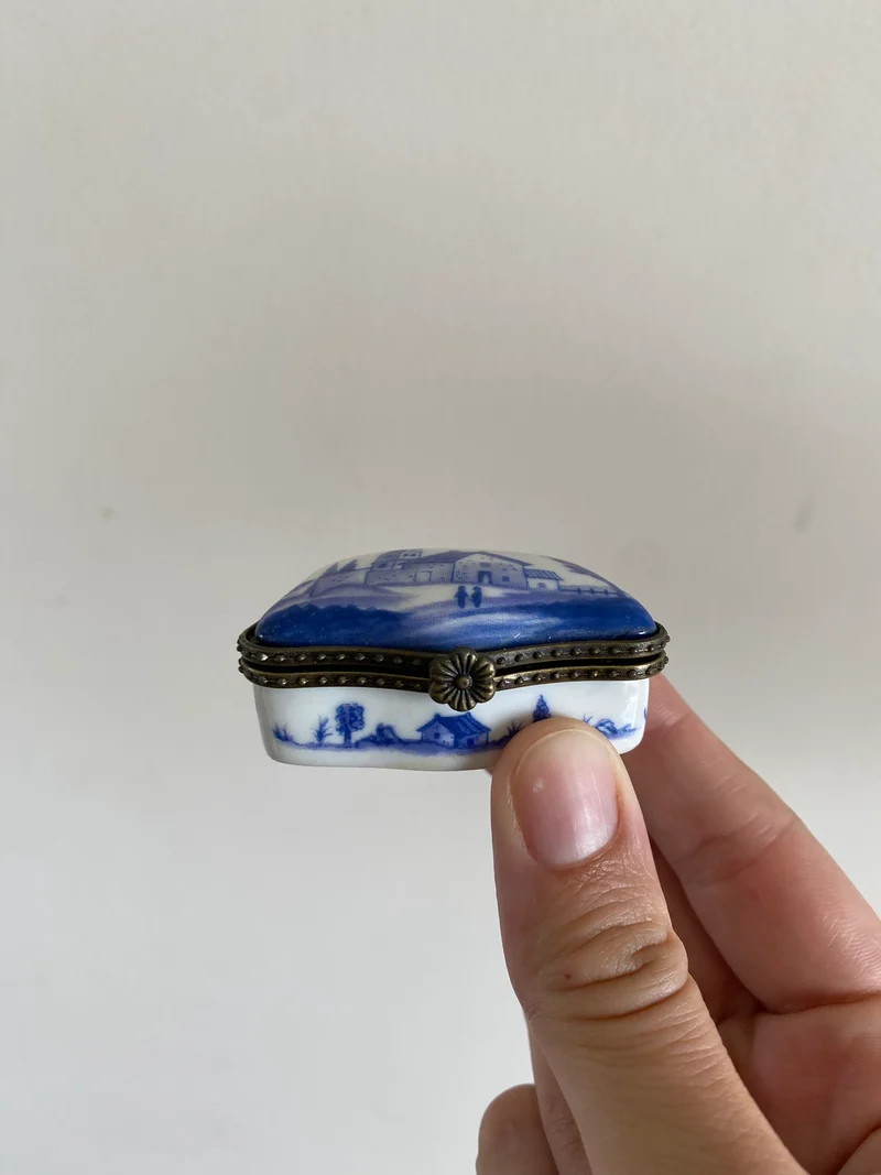 Piluliers en porcelaine vintage