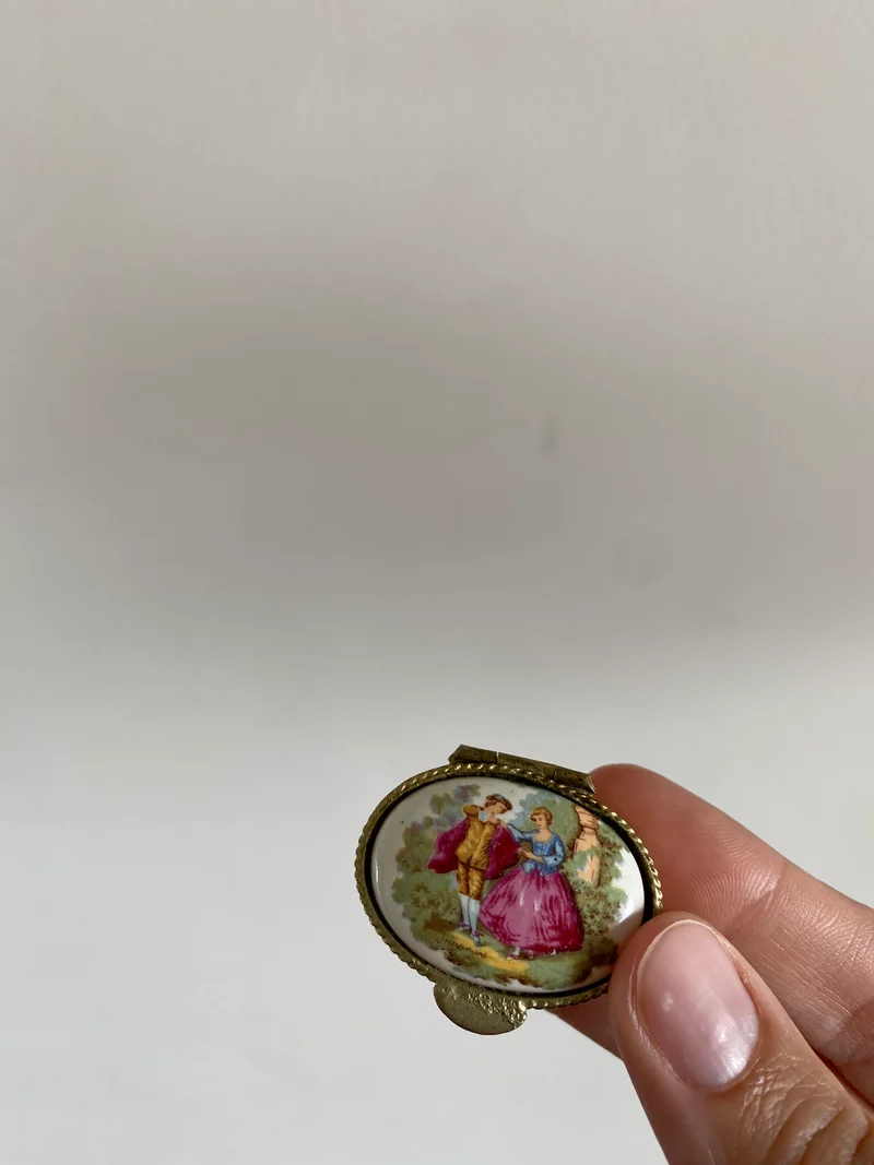 Piluliers en porcelaine vintage