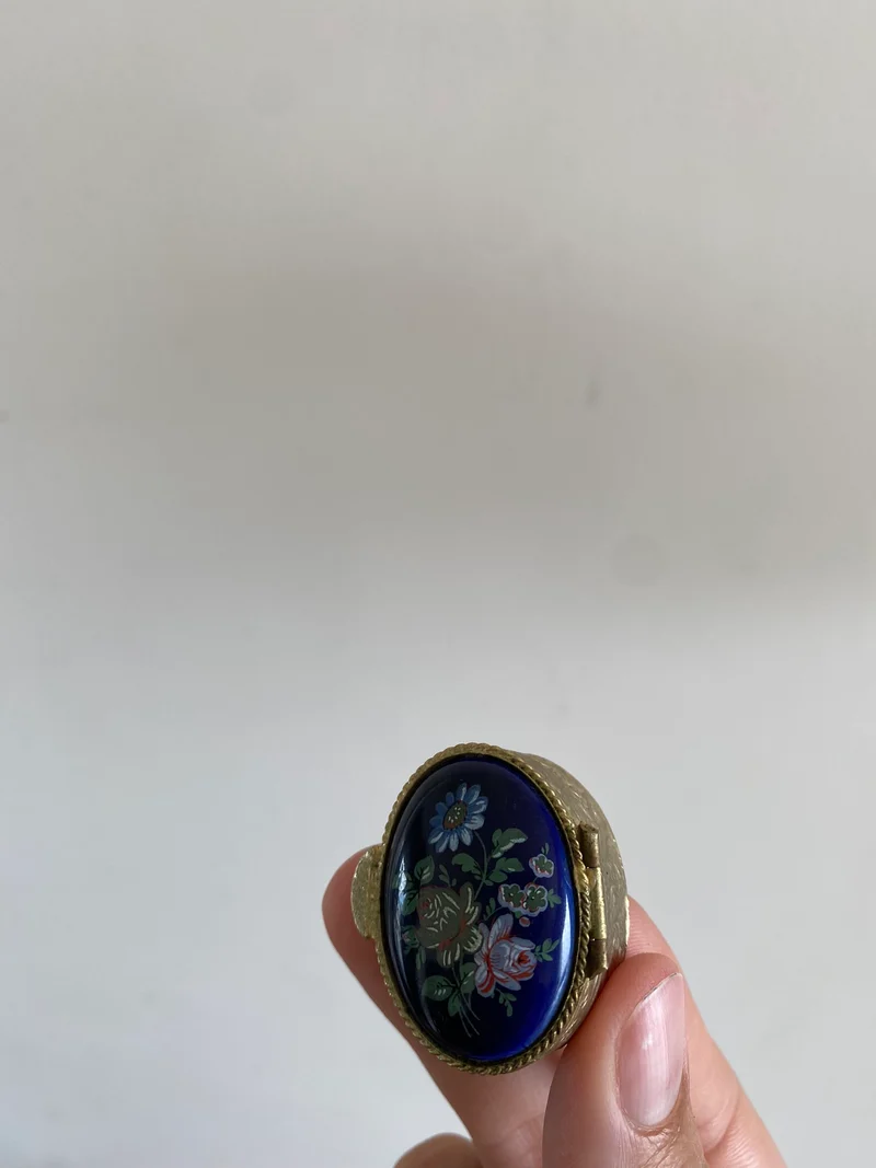 Piluliers en porcelaine vintage