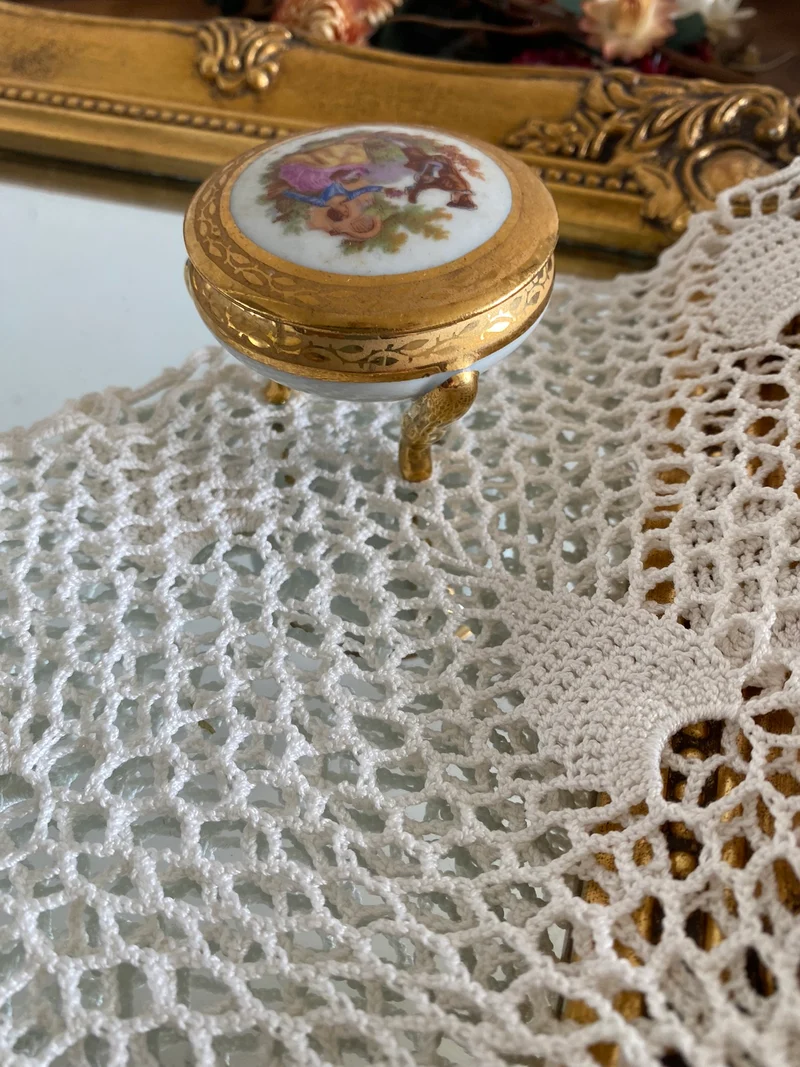 Piluliers en porcelaine vintage