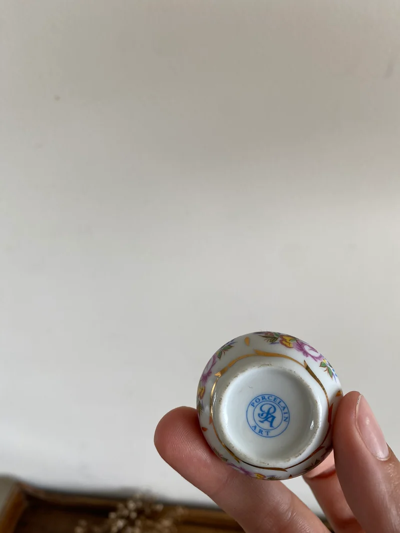 Piluliers en porcelaine vintage