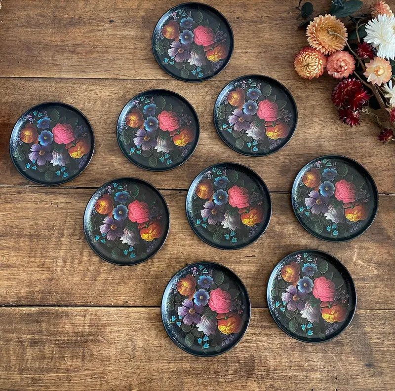 Sous-verre motifs fleurs effet craquelé sur fond noir