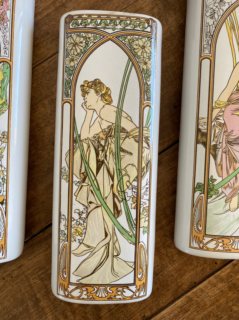 Vases en porcelaine style Art Deco inspiration Mucha