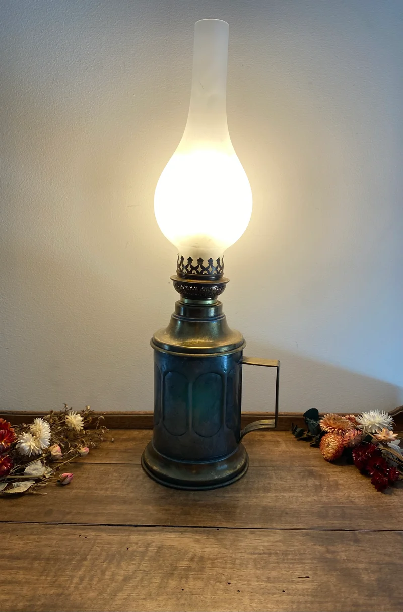 Lampe à huile transformée en électrique
