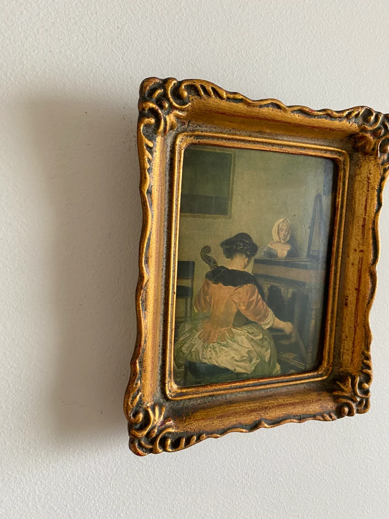 Tableaux illustrations d’époque dorés style rococo