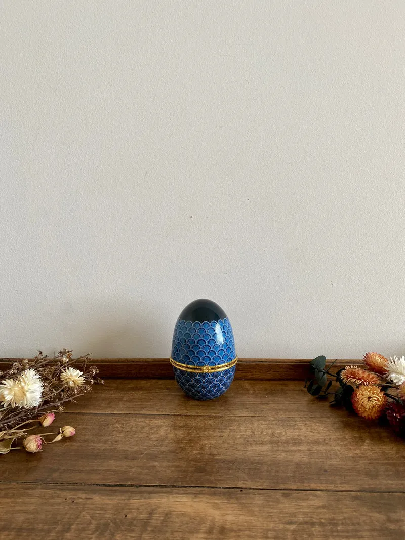 Œuf décoratif en porcelaine