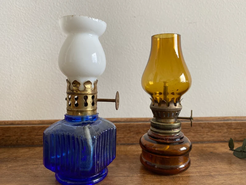Lampes à pétrole miniatures