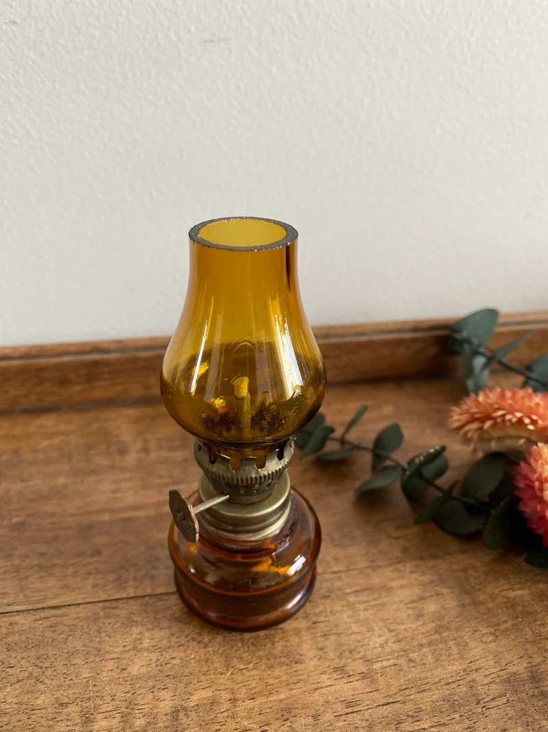 Lampes à pétrole miniatures