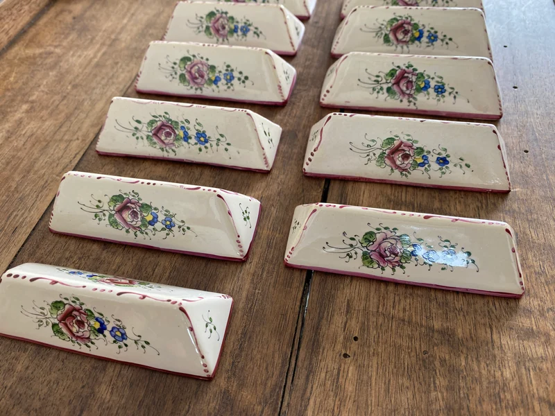 Reposes couteaux porcelaine fin XIX début XX