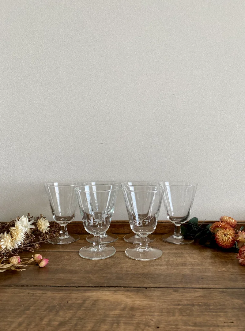 Verres à eau et a liqueur gravés