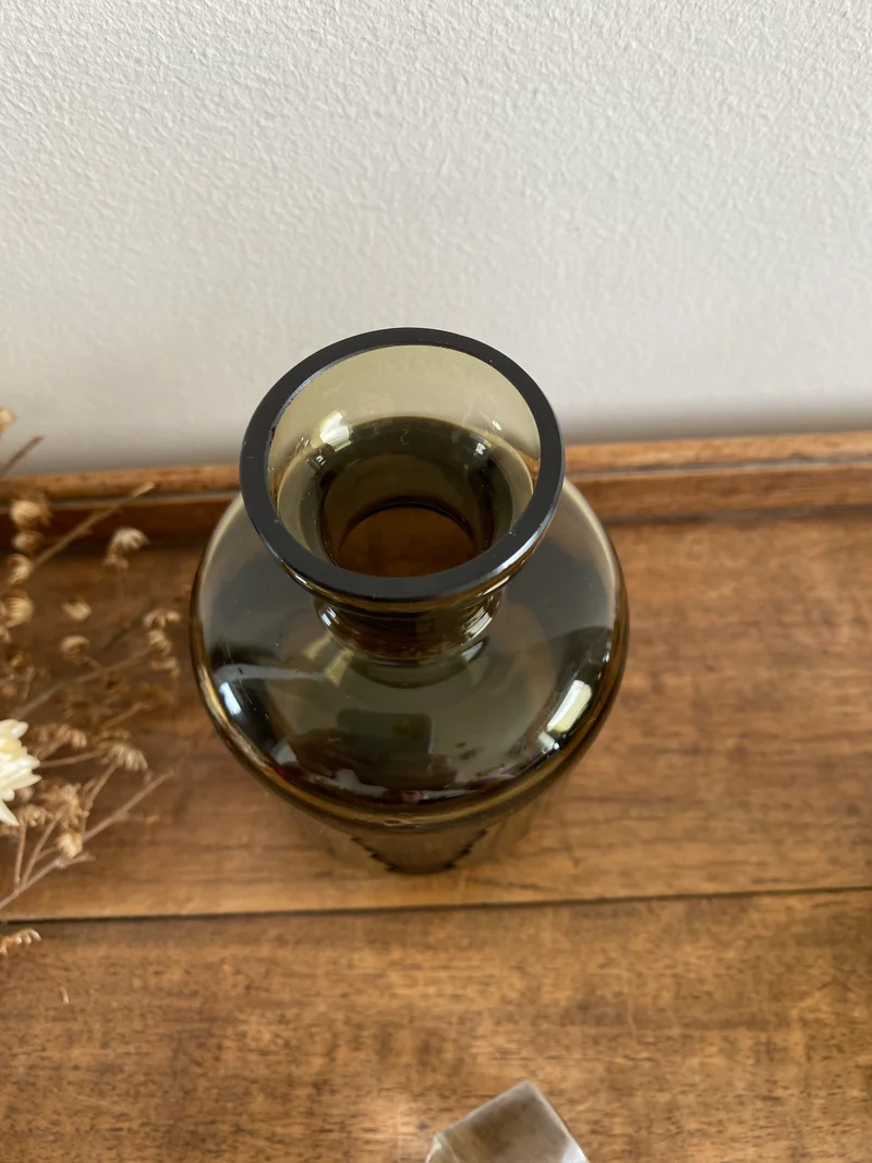 Flacons en verre fumé noir rétro
