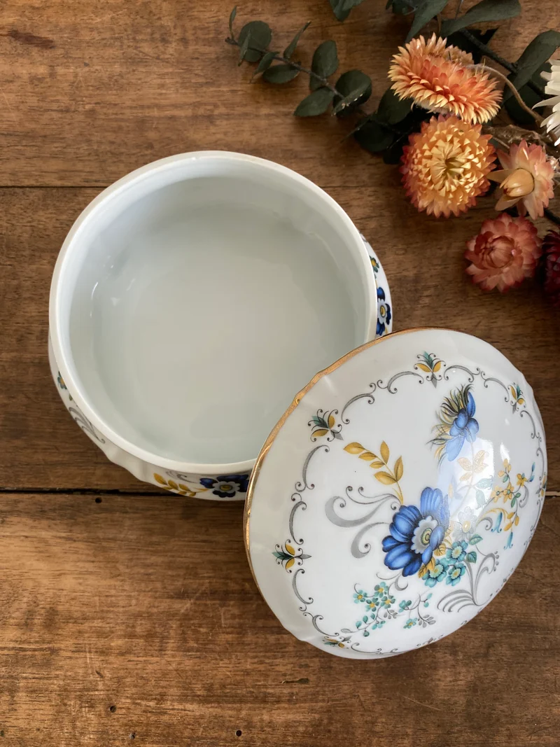 Bonbonnière motifs fleurs bleues Limoges France