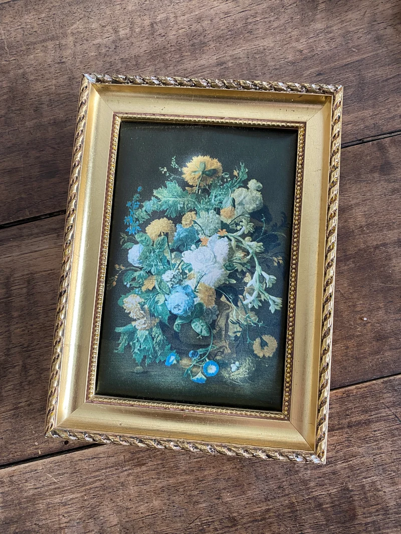 Impression sur soie dans son cadre rectangulaire doré en bois