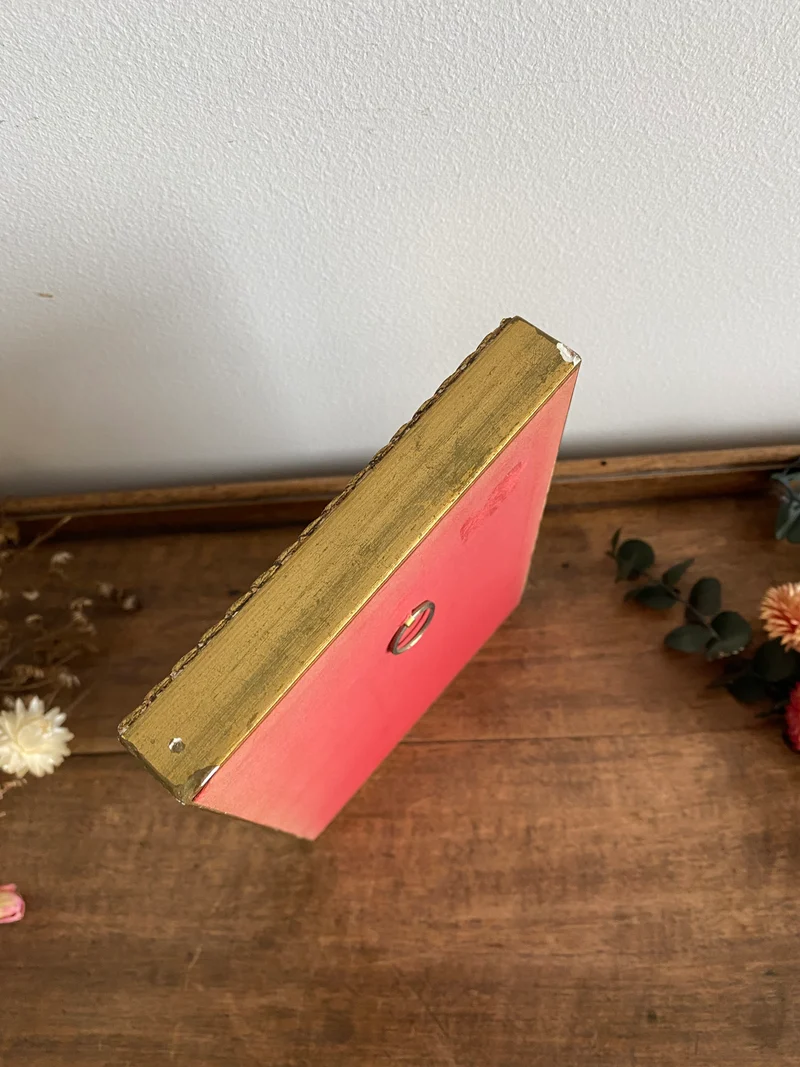 Impression sur soie dans son cadre rectangulaire doré en bois