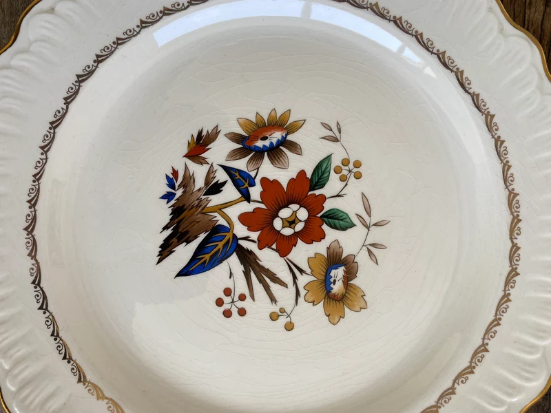 Service complet en porcelaine motifs fleurs 979
