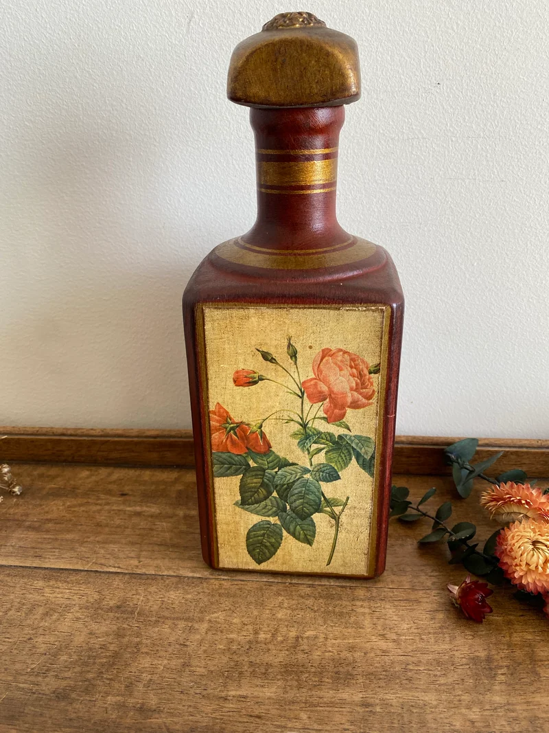 Bouteilles en porcelaine décoratives