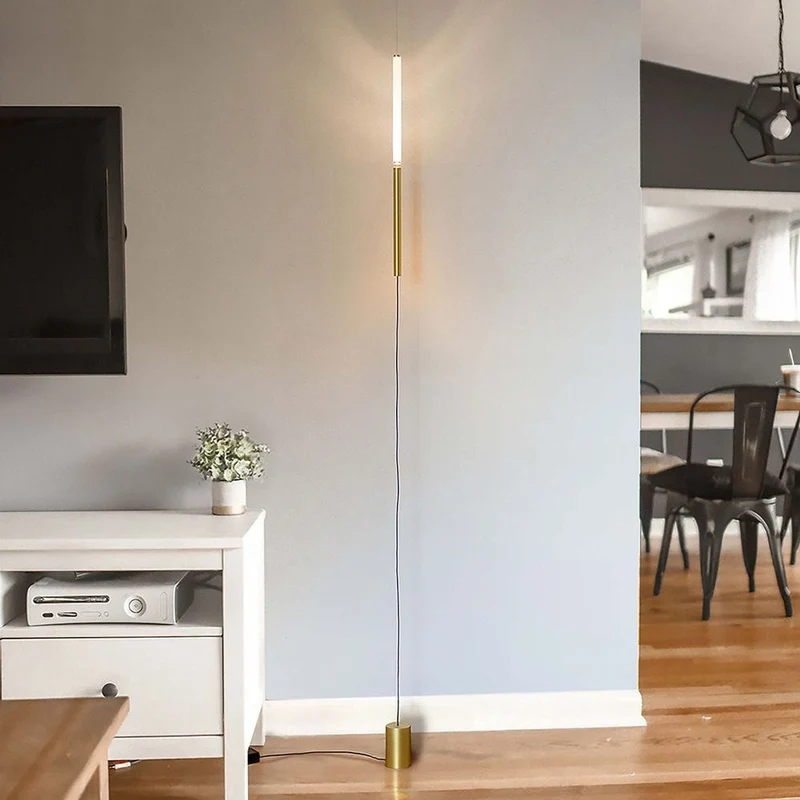 Lampadaire droit doré LED salon