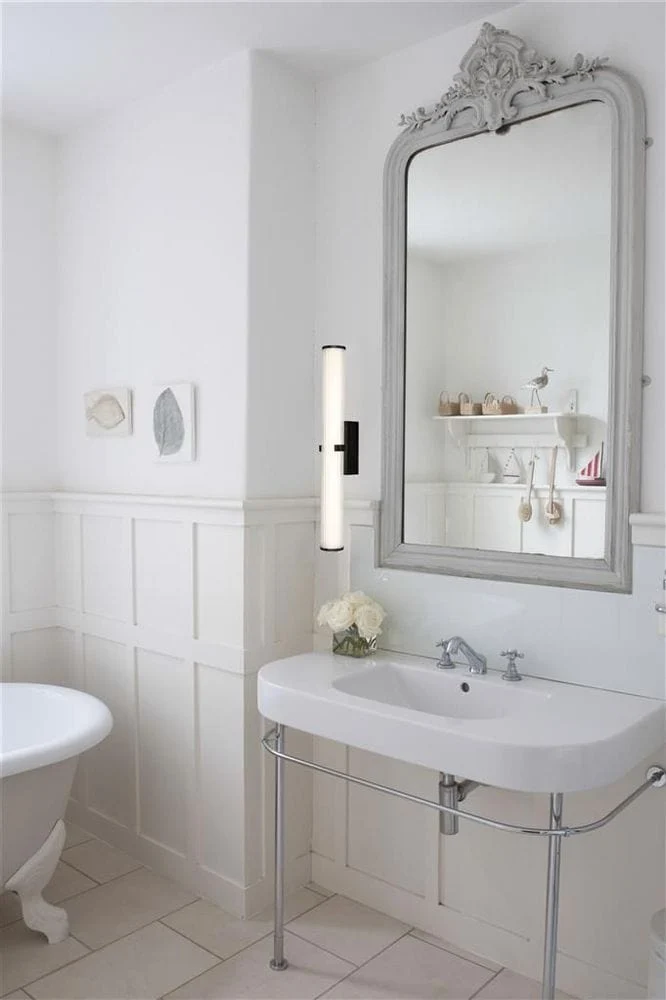 Applique murale noire salle de bain