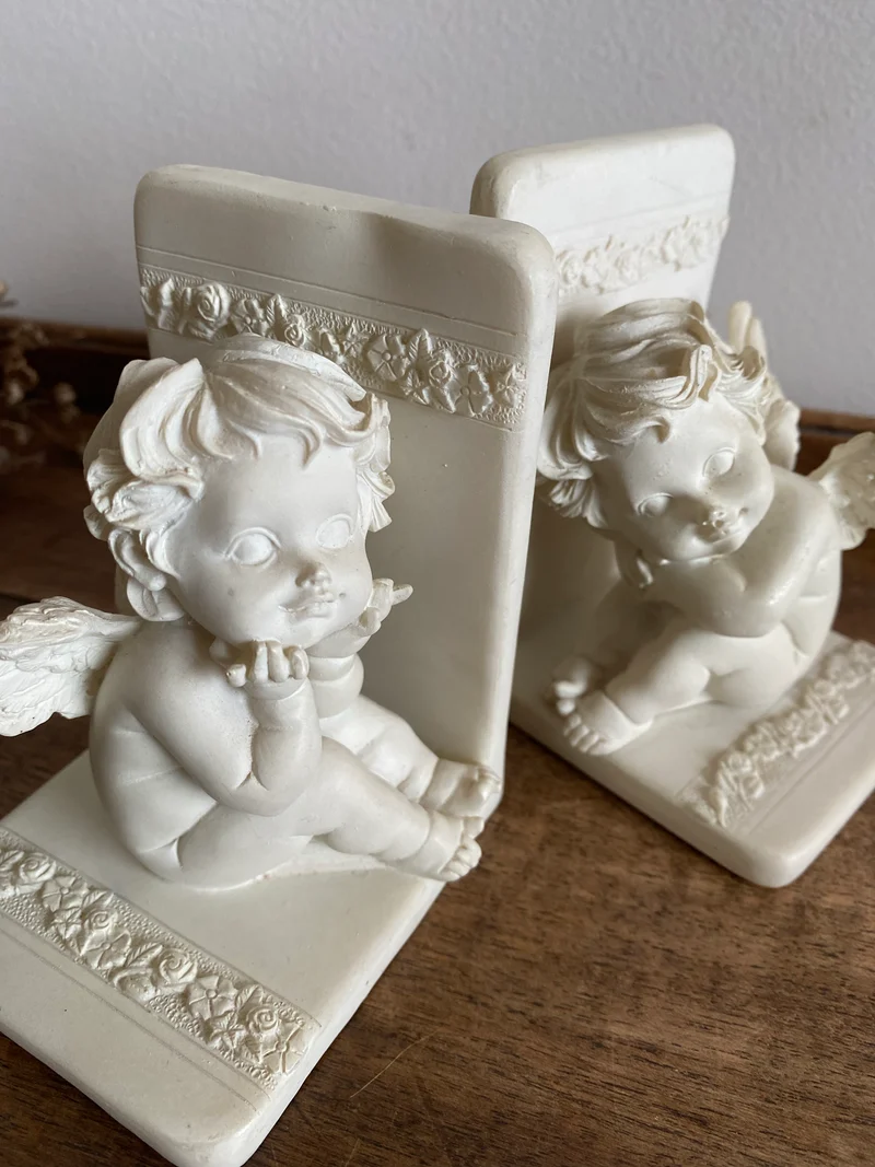 Serres livres petits anges blanc cassé