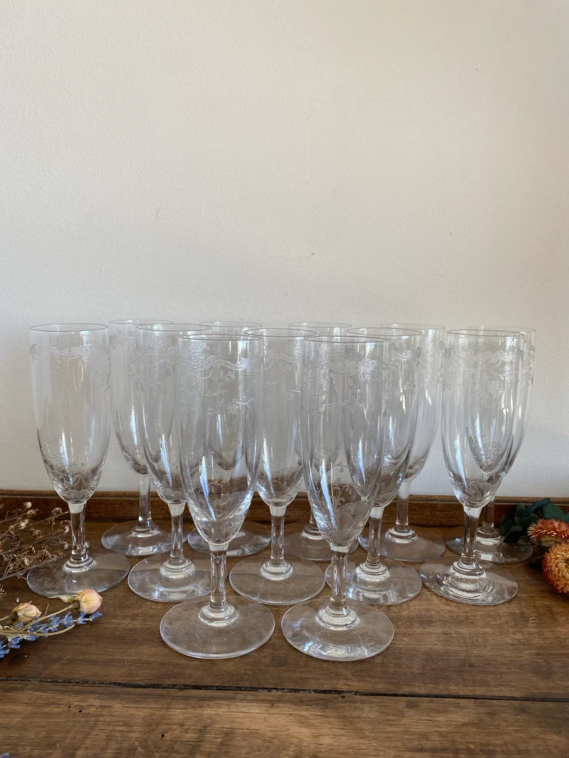 Flûtes à champagne en cristal finement ciselées