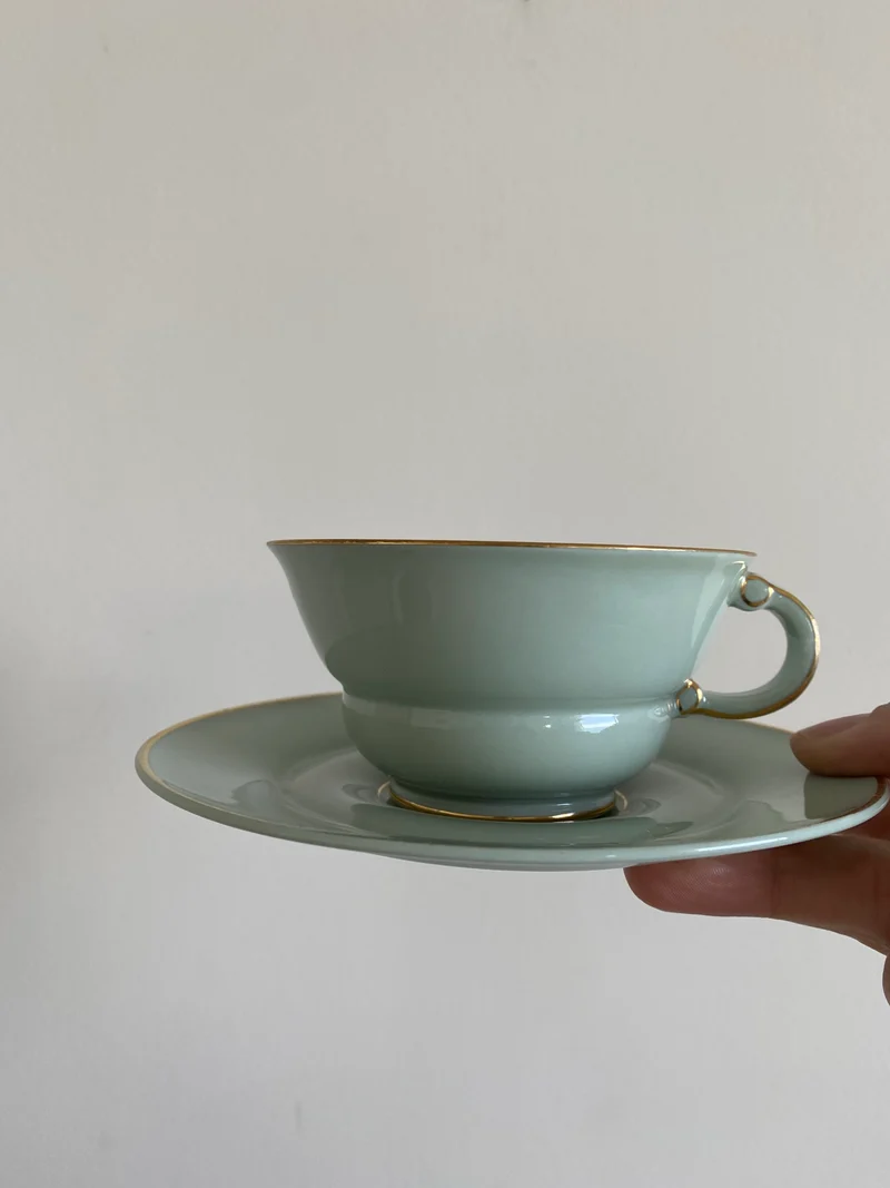 Tasses et soucoupes Pirkenhammer Czechoslovakia vert clair et or