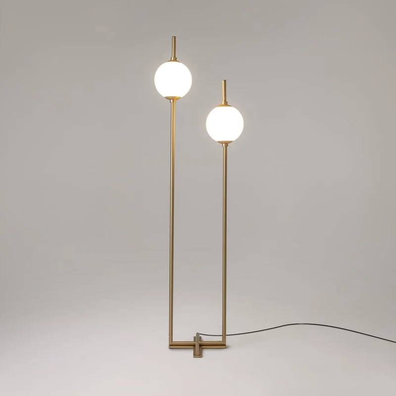 Lampadaire Doré 2 Boules Blanches Laiton