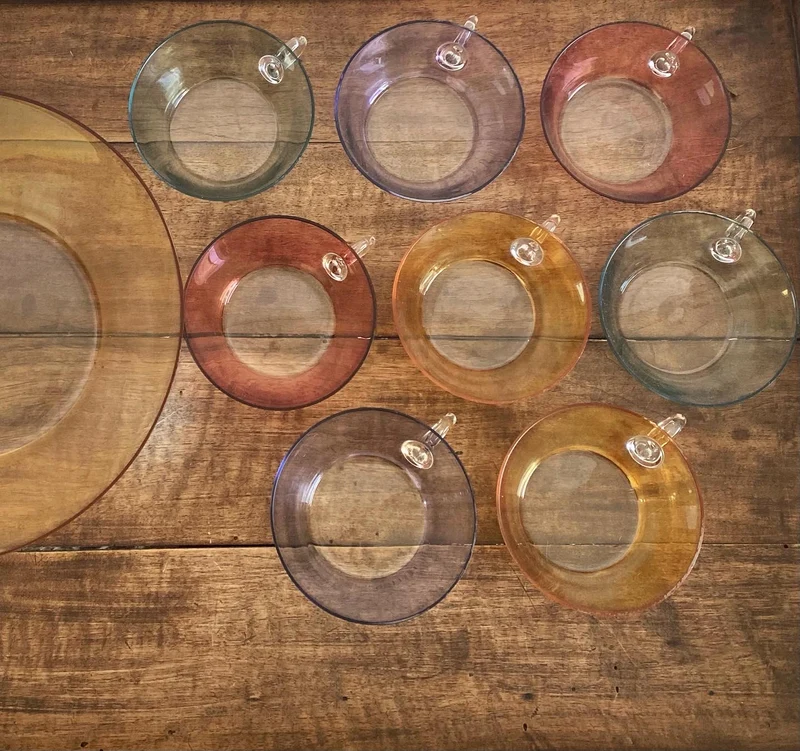 Service à dessert en verre coloré irisé