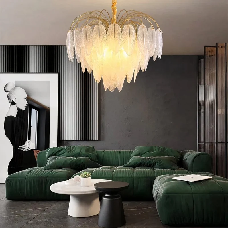 Lustre plume en verre en escalier salon