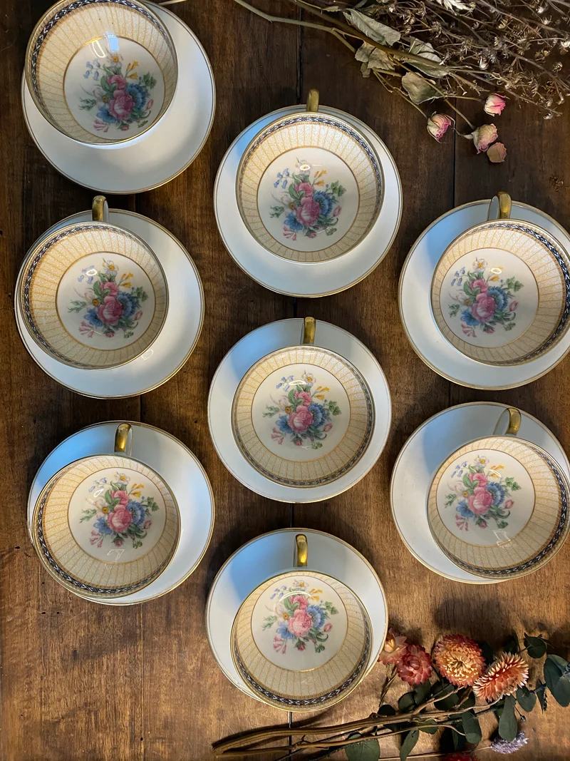Service à café tasses fleuries Limoges
