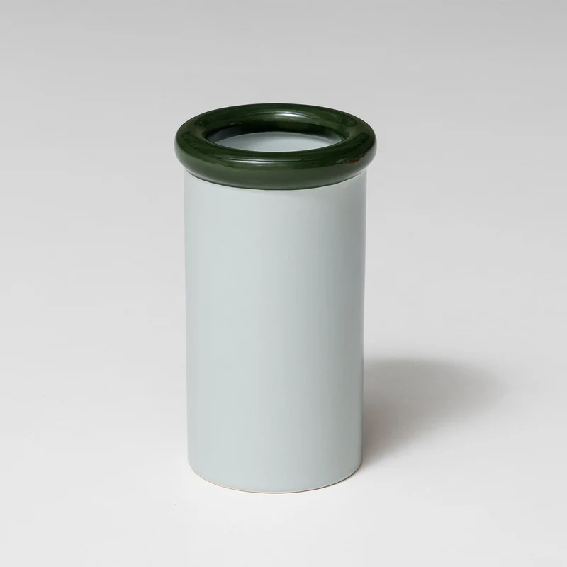 NINE Rod Vase