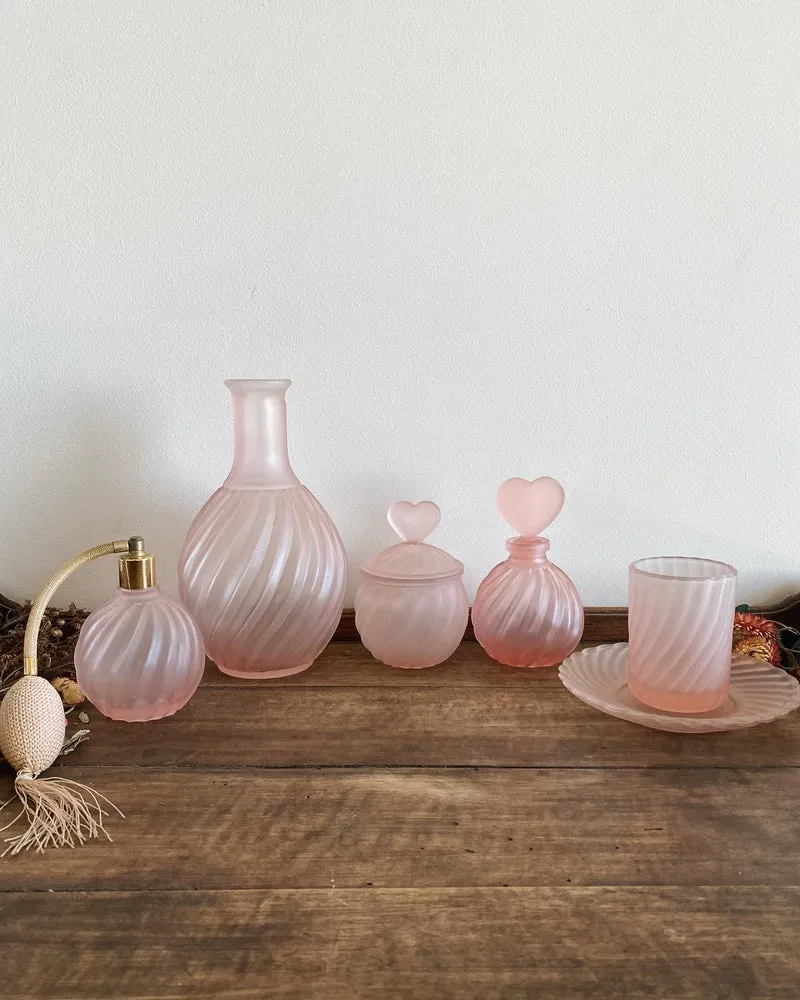 Ensemble de salle de bain en verre fumé rose torsadé